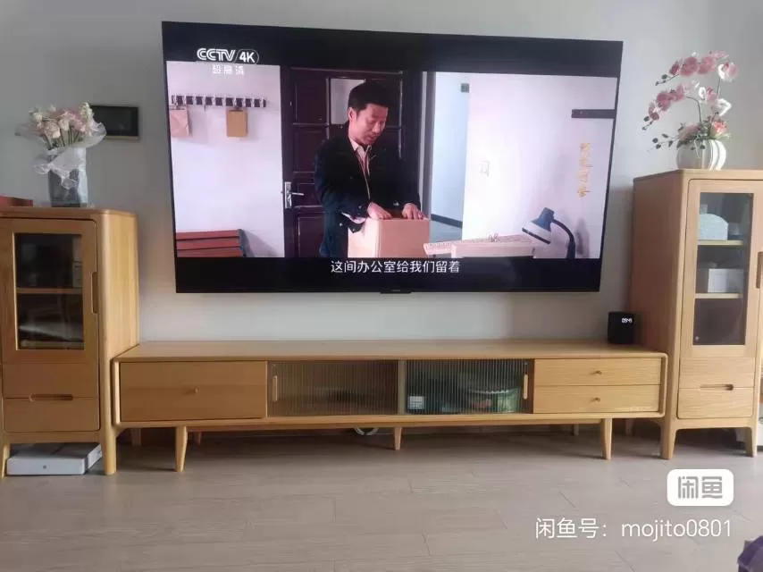 挥泪甩卖，99新，源氏木语实木电视柜及两个边柜一套，原价五千购入，由于搬家，挥泪…