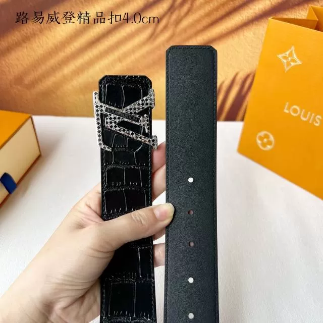 全新LV路易威登黑色老花皮带，经典款式，黑色银扣，双面设计。专柜购入，几乎全新，…图片3