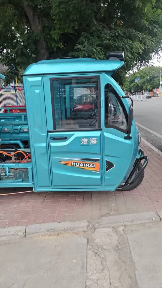 淮海棚车合格证发票齐全，9/20的车子，手摇玻璃，倒车影像图片2