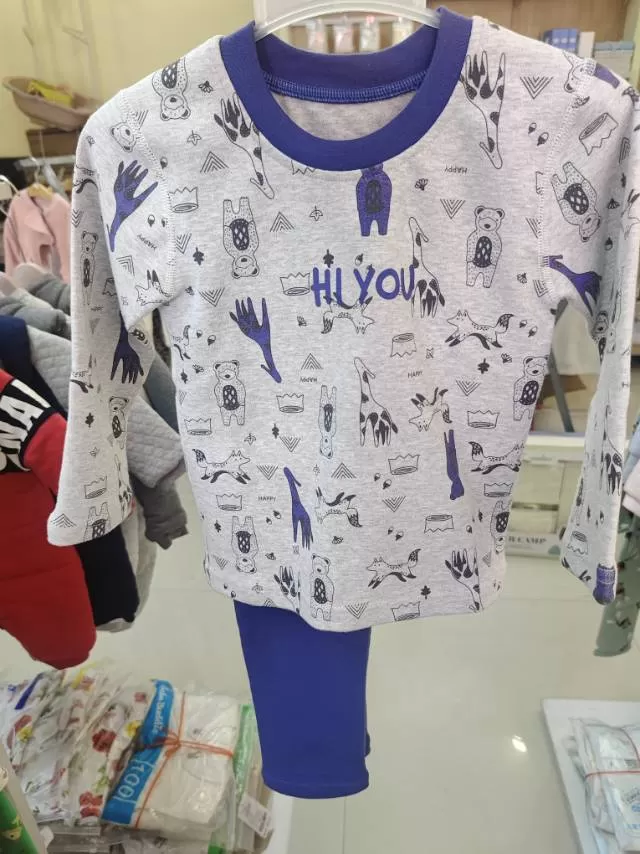 撤店清仓，婴幼儿秋衣套装100元3套，2套都有，纯棉A类。更多样式，具体私聊图片2