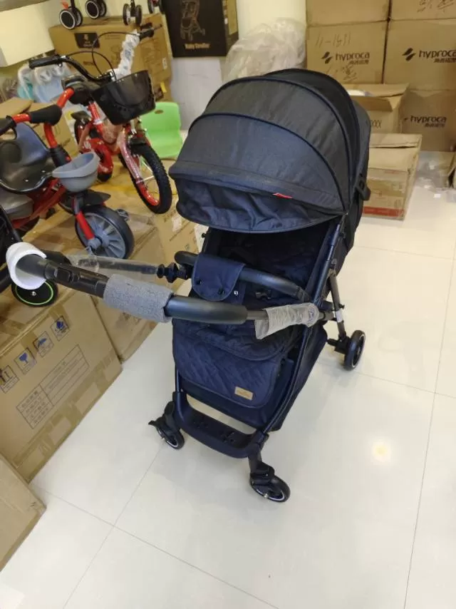 全新高景观婴儿推车，双向推行，可坐可躺，适合0-3岁宝宝。一键折叠，四轮避震，前…